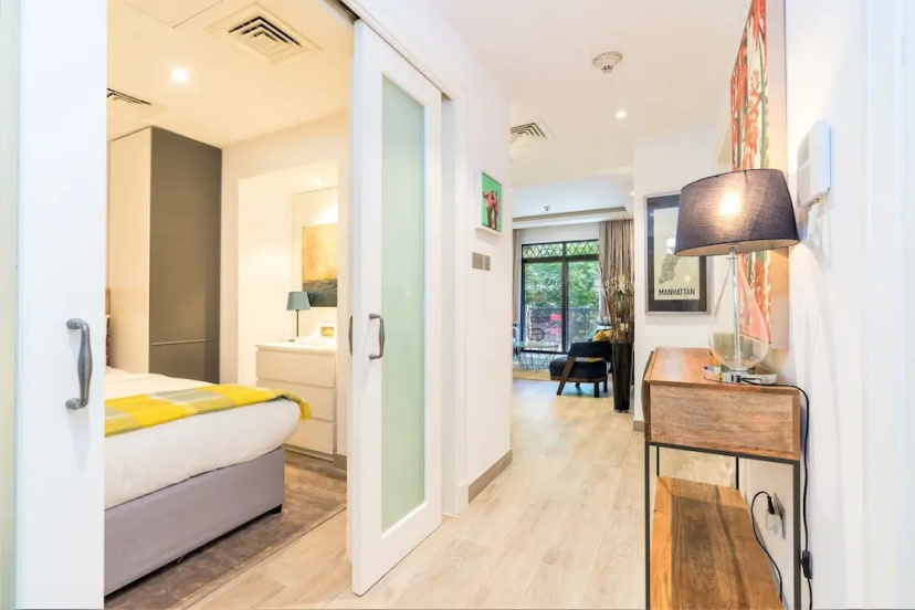 Stunning 2bedroom in Dubai Downtown — отель с удобным расположением в Дубае