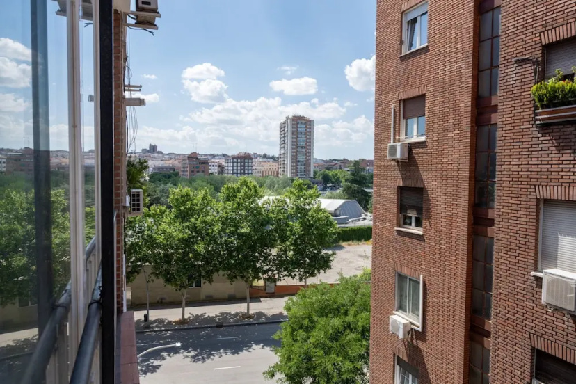 Цены на M Pvdp175 Amplio Apartamento de Tres Dormitorios в Мадриде