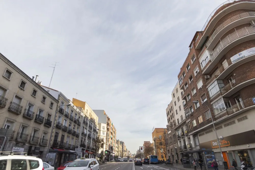 Dobo Homes Ronda De Valencia Apartment — отель с удобным расположением в Мадриде