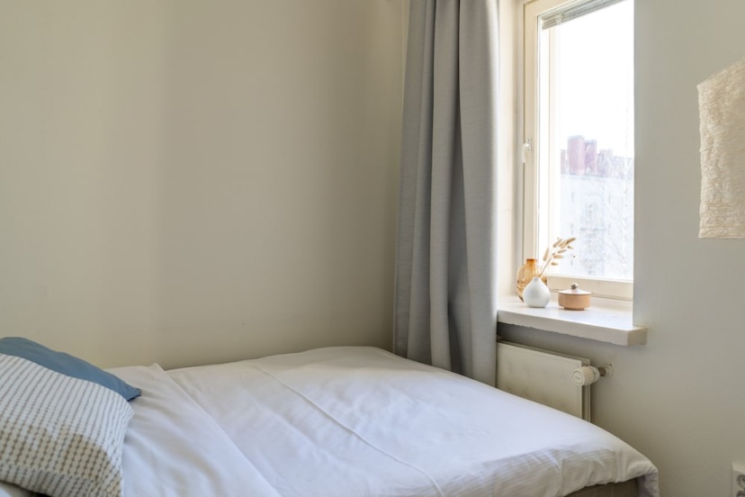 2 Bedroom apartment Steps from the Metro — комфортный отель в Хельсинки