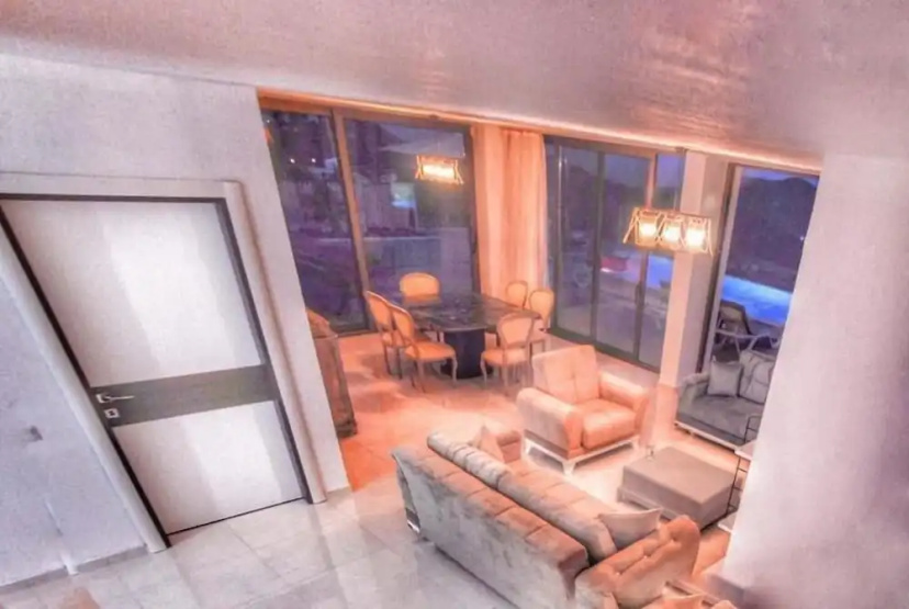 Villa Western Emilia — отель с удобствами в Калкан