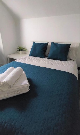 Very spacious two bedroom converted apartment in East Croydon — комфортный отель в Лондоне