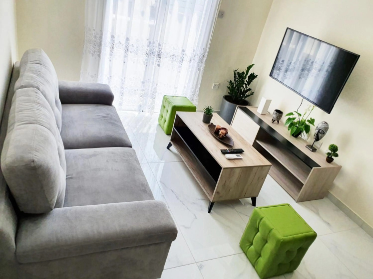 2 Bedroom Cozy Apartment near Tourist Area, 200m from sea — забронировать отель в Пафос
