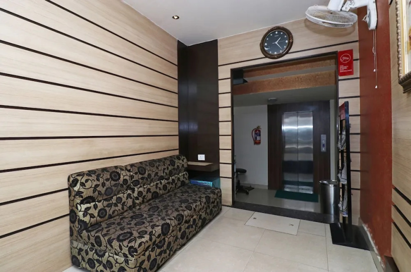OYO Rooms Gautam Buddha Marg - Hotel in Λάκναου - Photo 1