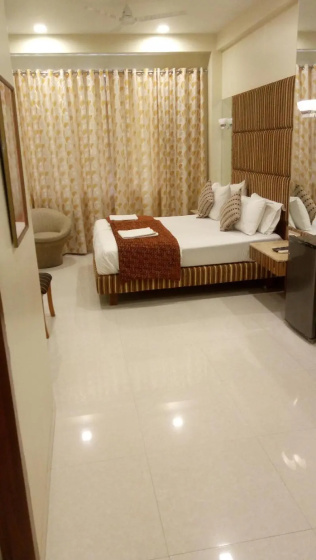 Bentley Hotel Marine Drive — забронировать отель в Мумбаи