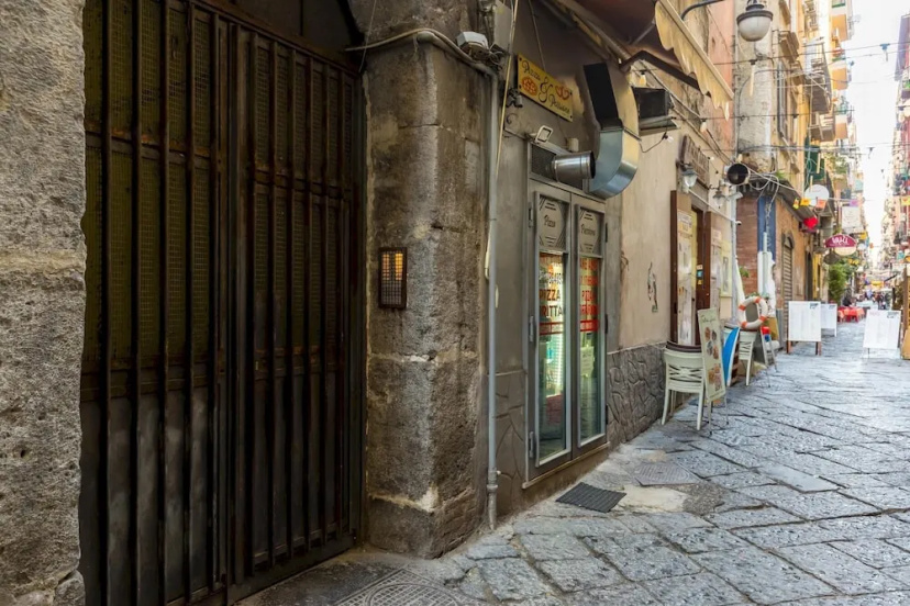 Цены на Studios 3 in Napoli With 1 Bathrooms в Неаполе