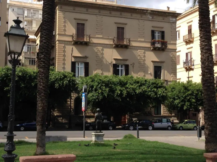 Politeama Apartments — отель в Палермо, Италия