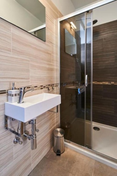 ORANGEHOMES Fantastic 3 bedrooms apartment Dohány street — отель с удобным расположением в Будапеште