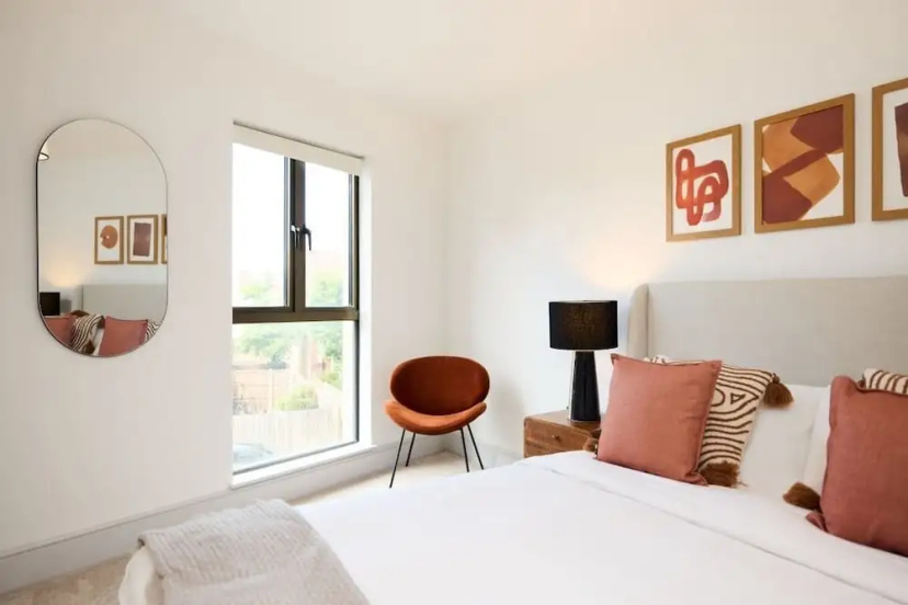 The South Wimbledon Escape - Lovely 3bdr With Balcony — отель с удобствами в Лондоне
