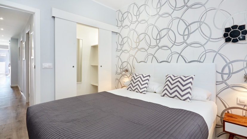 UD - MA31 Apartment with terrace (3BR) 4 - MID STAY RENTALS — отель в Барселоне, Испания