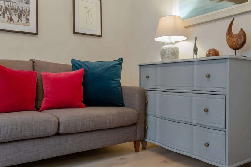 1 Bedroom Apartment In Sloane Square — отель с удобным расположением в Лондоне