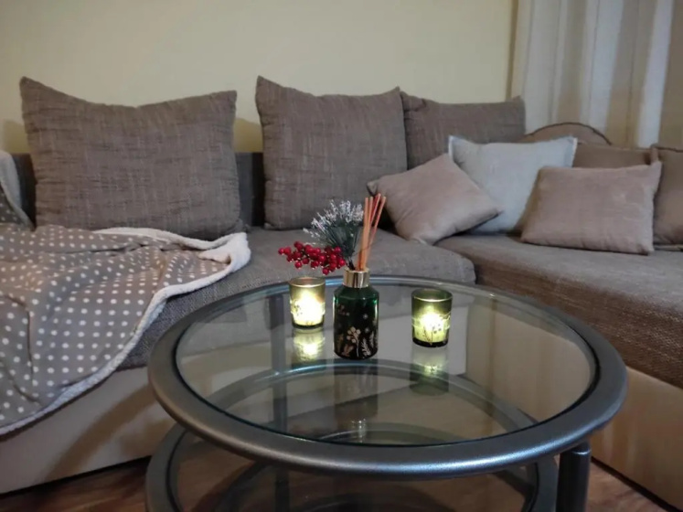 Cozy green house (free parking spot) — отель в Белграде, Сербия
