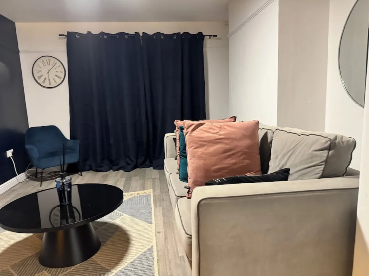 Corporate 3bedroom home with parking — отель с удобствами в Лондоне