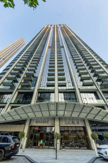 One Lux Stay Grande Signature Residences — отель с удобствами в Дубае