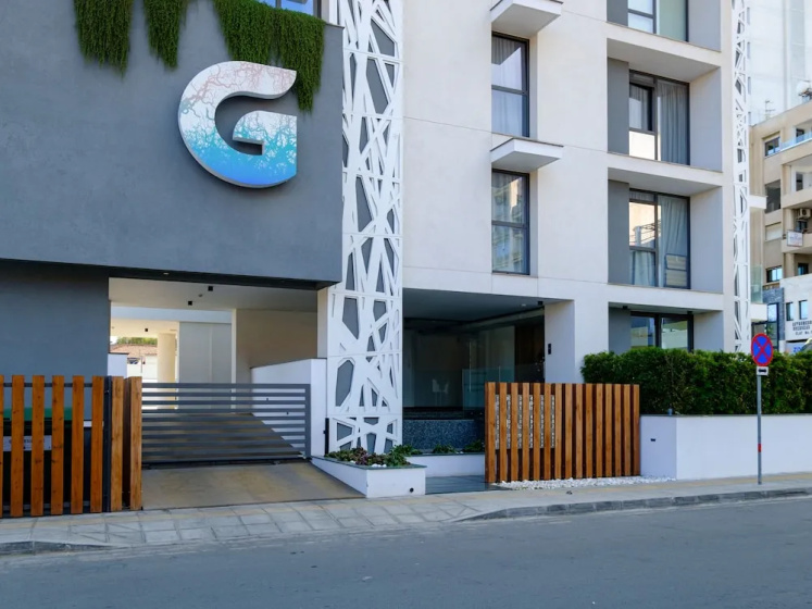Sanders Gaia Bright 2 Bdr Apt With Sea View 2 — отель в Ларнака, Кипр