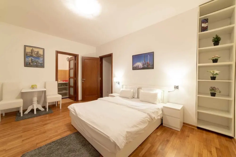 Royal City Apartments 3 — отель в Белграде, Сербия
