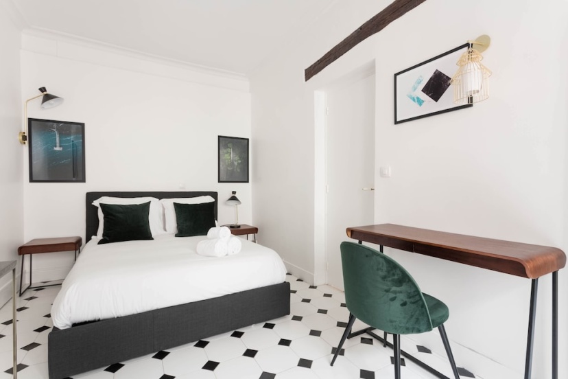 Цены на République - Le Marais Apartment в Париже