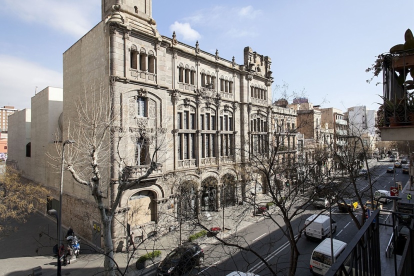 Habitat Apartments Plaza España — отель с удобствами в Барселоне
