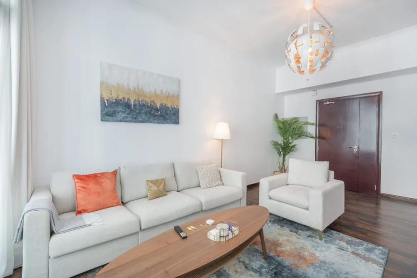 Цены на Gorgeous 1 Bedroom in DEC Tower With Marina Views в Дубае
