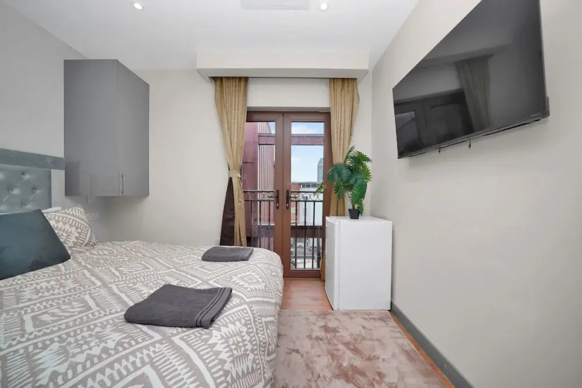 Цены на East London Apartment - Ilford - Essex в Лондоне