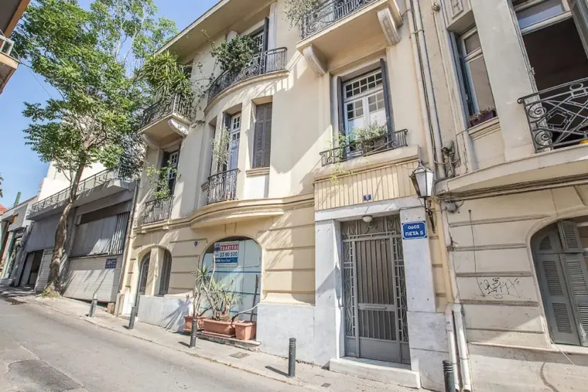 Spacious Apartment in Plaka Athens A3 — забронировать отель в Афины