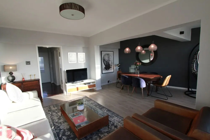 Designer apartment with sea views — забронировать отель в Кейптауне