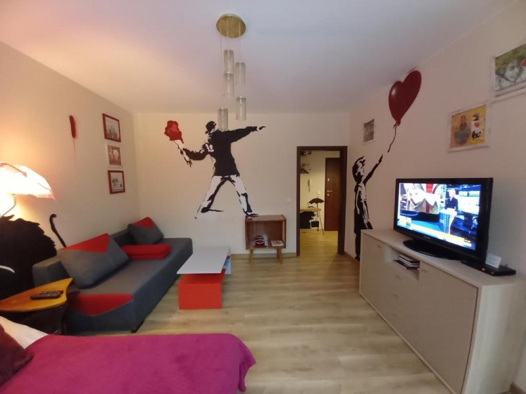 Jugoslowianska "Banksy" Apartment — отель в Варшаве, Польша