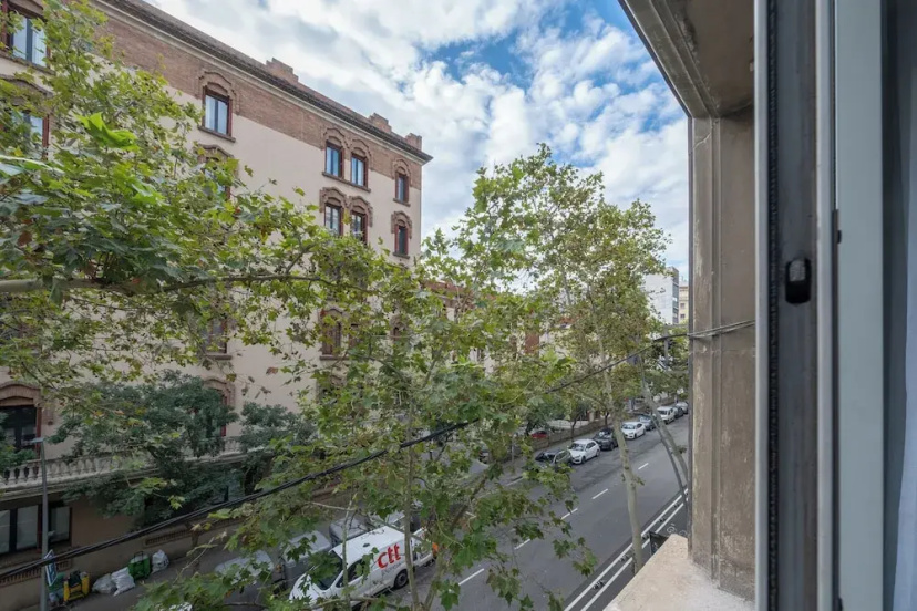 BeBarceloner Eixample Apartments 3 — отель в Барселоне, Испания