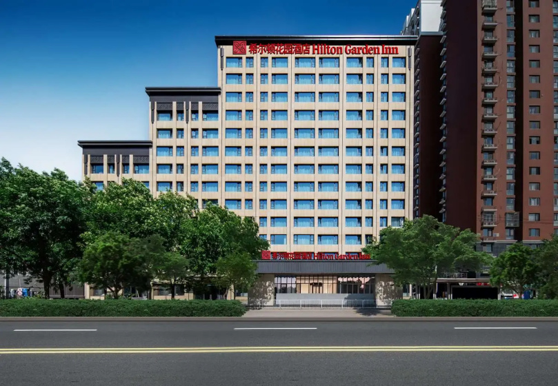 Hilton Garden Inn Beijing West Railway Station — отель с удобствами в Пекине