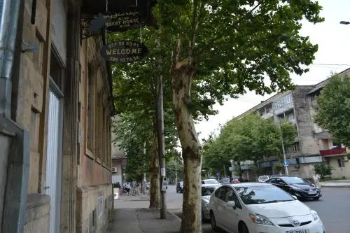 Guest house N100 — отель с удобствами в Кутаиси