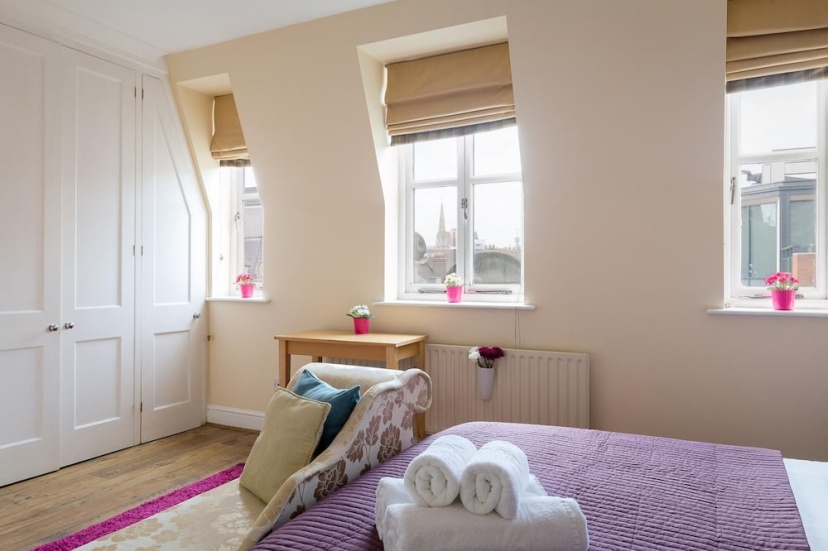 Large 1-bedroom Right Next to Oxford Street — отзывы гостей и цены