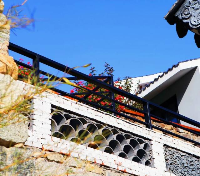 Carpenter's Rustic Courtyard-Great Wall 3 — отель в Пекине, Китай