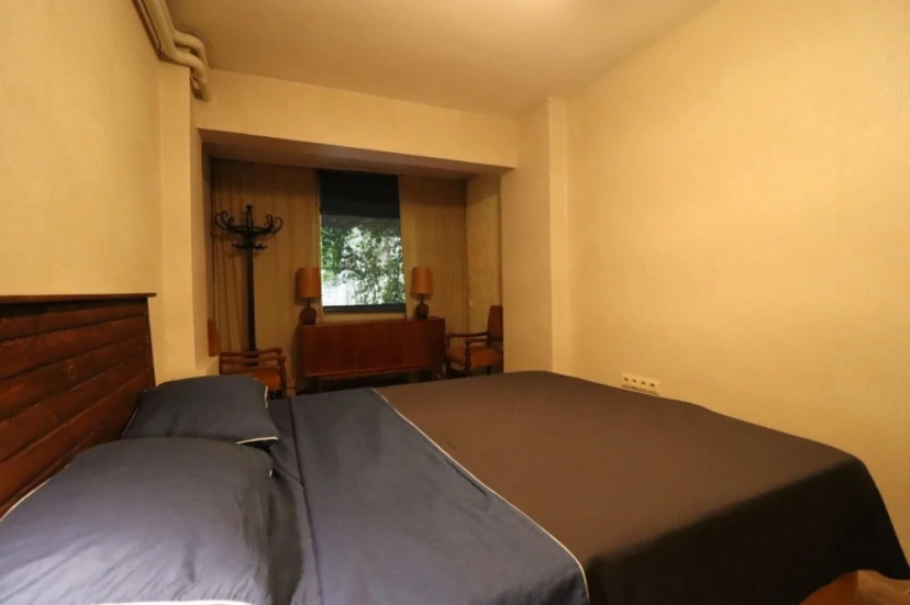 Cozy Flat With Backyard 600 m to Moda Coastal Park — отель в Стамбуле, Турция