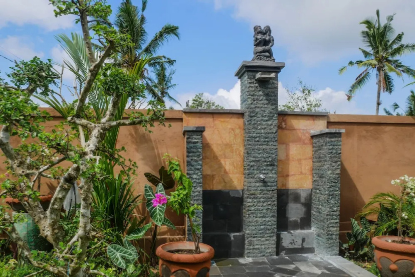 Uma Galih Ubud Villa — отель с удобным расположением в Убуде
