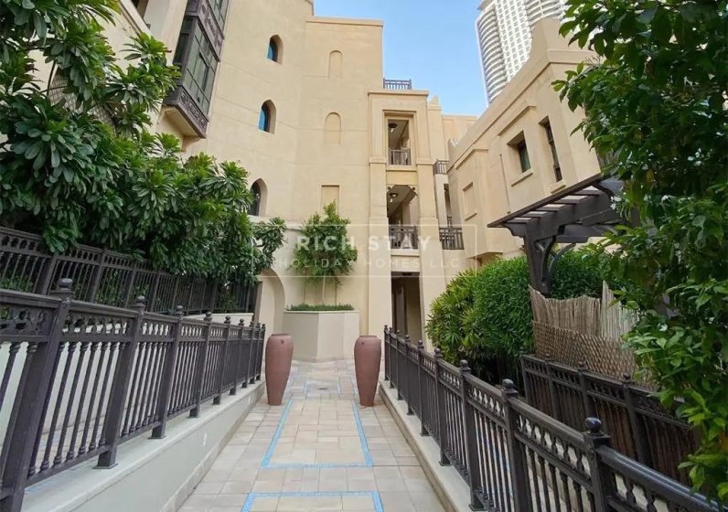Цены на Spectacular 2BR in Souk Al Bahar, Downtown with Burj & Dubai Mall view by Rich Stay в Дубае