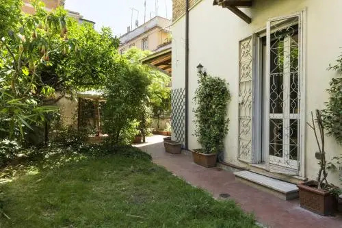 Lemon Tree Apartment Vatican City — забронировать отель в Риме