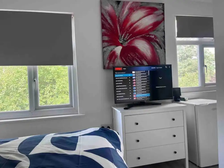 Remarkable Cozy 1-bed Studio in Romford London Uk — отзывы гостей и цены