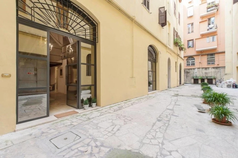 Poliziano Colosseum Apartment — отель в Риме, Италия