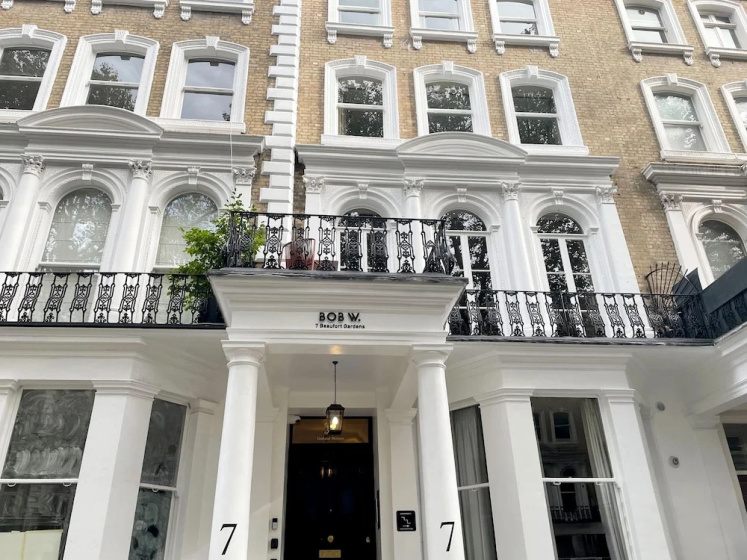 Цены на Gulaid House Knightsbridge by Bob W London в Лондоне
