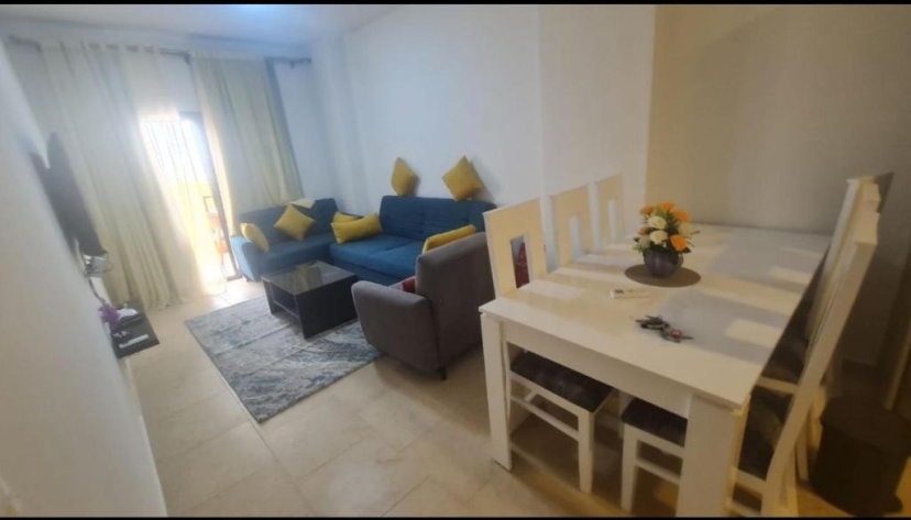 Beautiful 2 bedroom apartment overlooking the sea and swimming pools for recreation and spending time with the beauty of nature — отель с удобствами в Хургаде