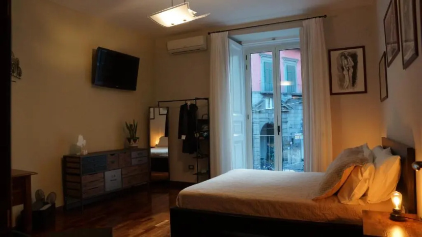 Цены на Finest apartment - nel cuore di Napoli в Неаполе