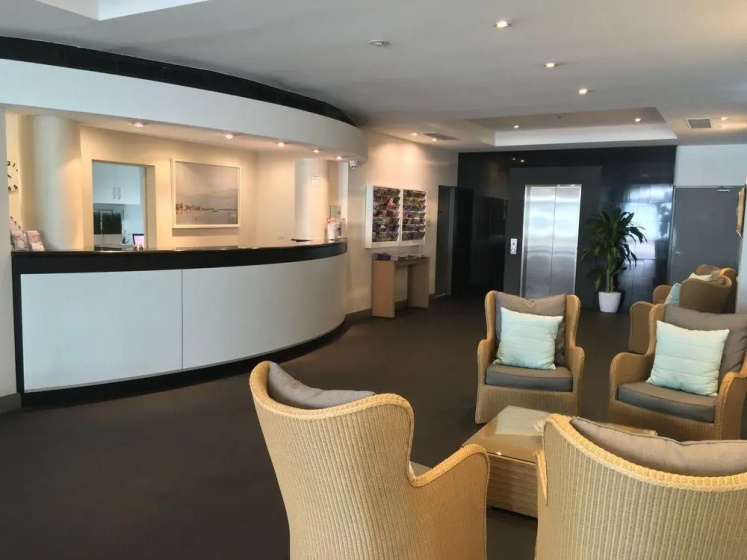 Quest Grande Esplanade Serviced Apartments - Manly — отель с удобствами в Сиднее