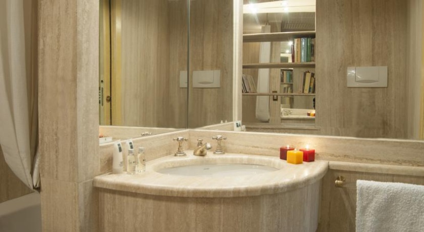 Apartment Barberini Lions — забронировать отель в Риме