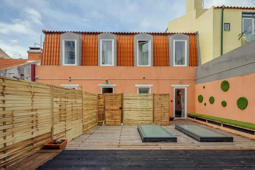 Сравните цены на Labor Alliance Residence by LovelyStay в Лиссабоне