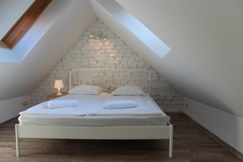 Three-Bedroom Apartment on Peldu 19 — отель в риге, Латвия