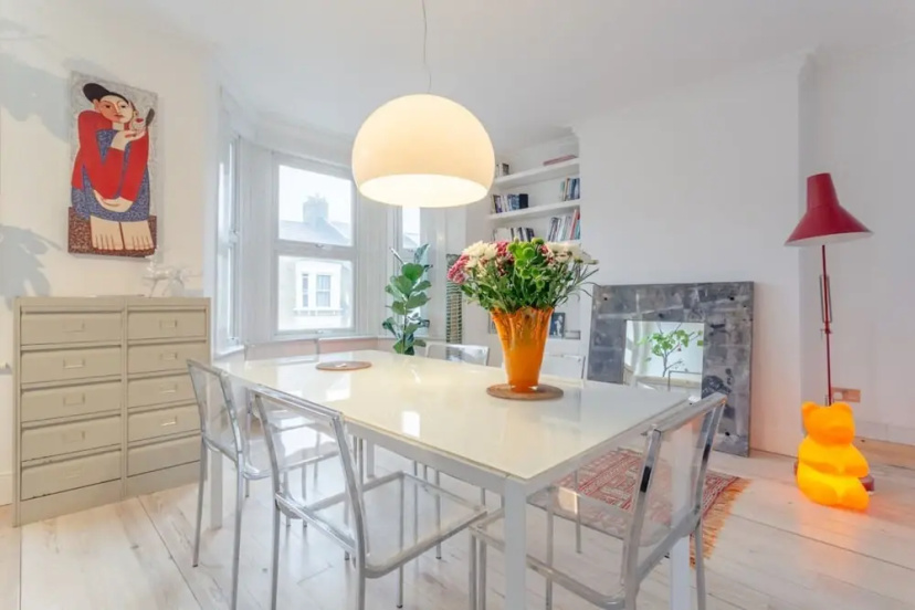 Stylish 2 Bedroom Apartment in London — отзывы гостей и цены