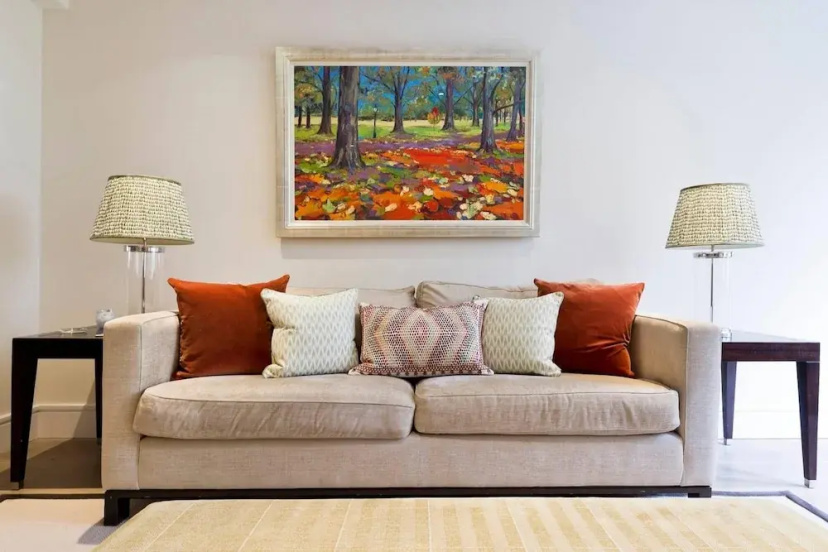 Tasteful 4bed Holland Park 2 — отель в Лондоне, Соединенное Королевство