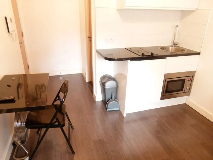 SS Property Hub - City of London Studio Apartment 13 — отель с удобным расположением в Лондоне