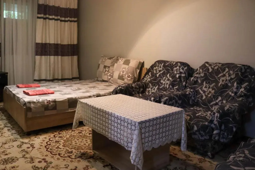 Apartments on 8 microdistrict, 29 — отель с удобным расположением в Бишкек