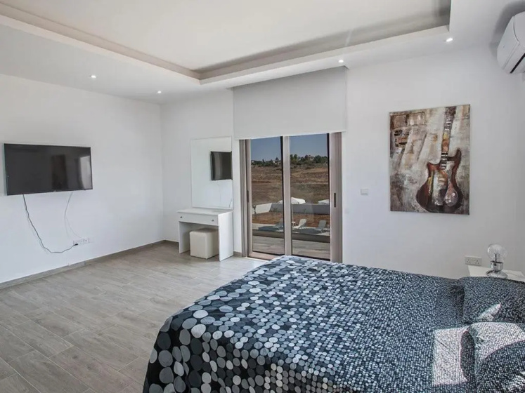 Villa Ioanni Chrysos - Luxury and New 6 Bedroom Protaras Villa - Beautiful Sea Views — забронировать отель в Протарас